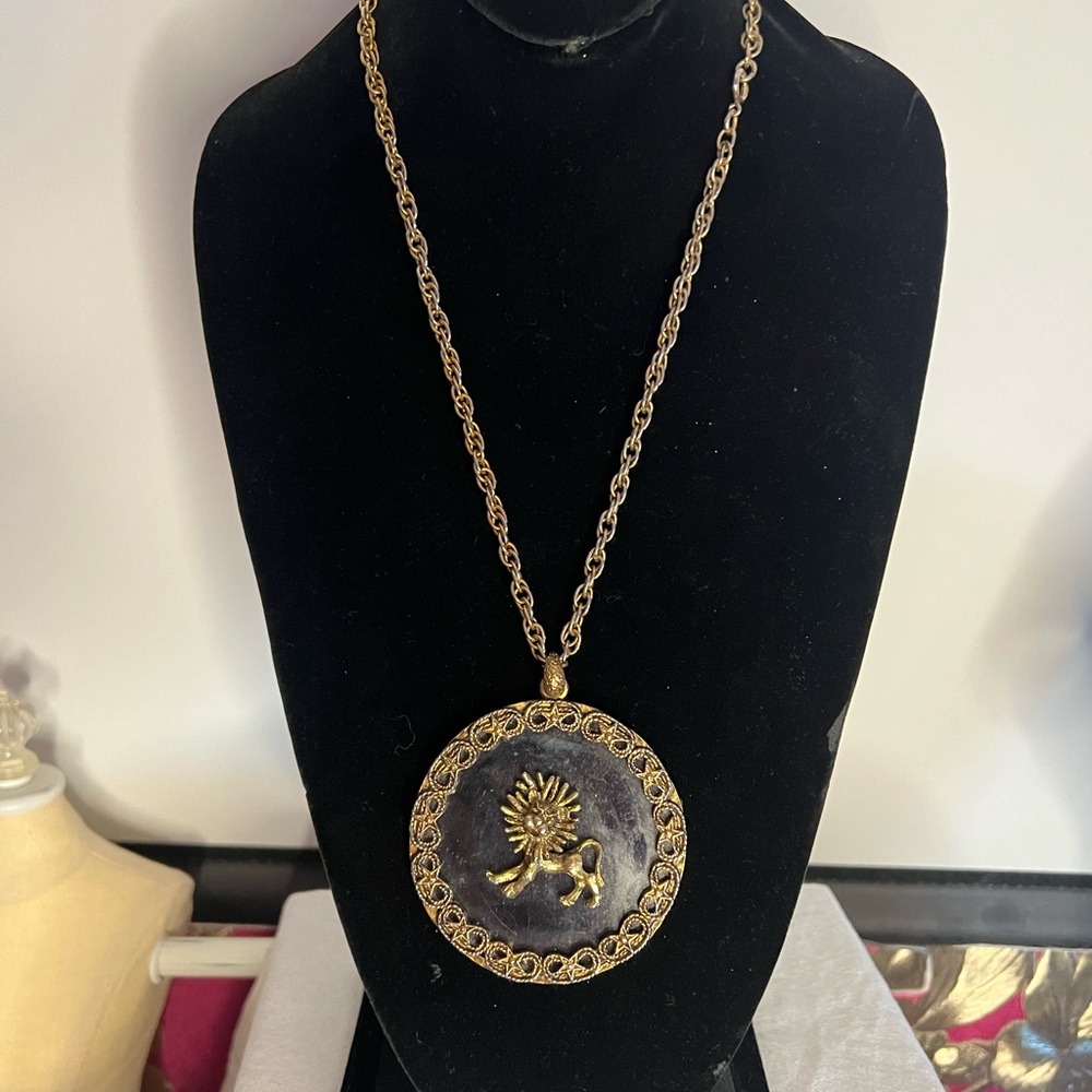 Vintage statement, lion pendant with chain